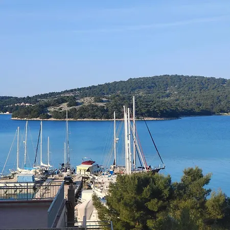 Nautic World * Tisno