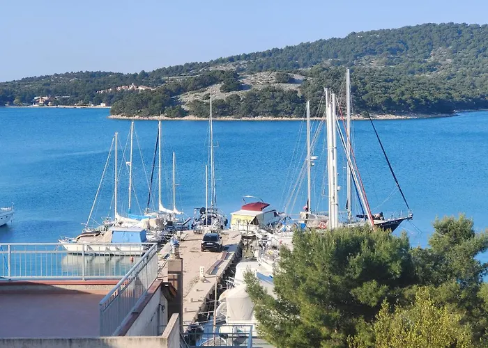 Nautic World * Tisno