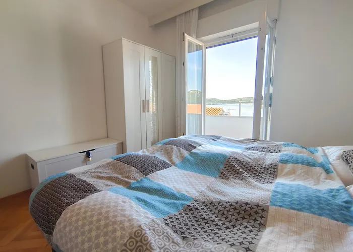 Nautic World * Tisno