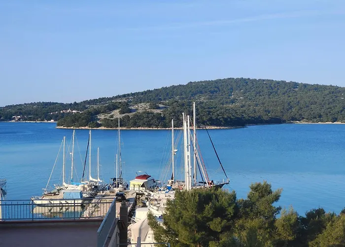 Nautic World * Tisno